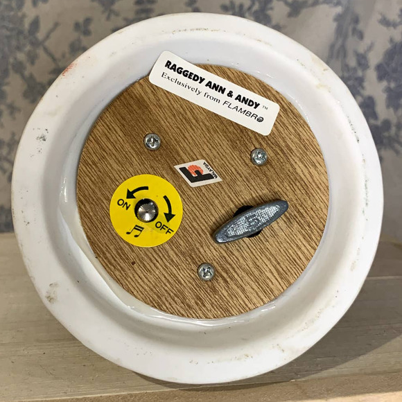 Vintage Raggedy Ann & Andy Musical Figurine It's A Small World - Picture 6 of 7